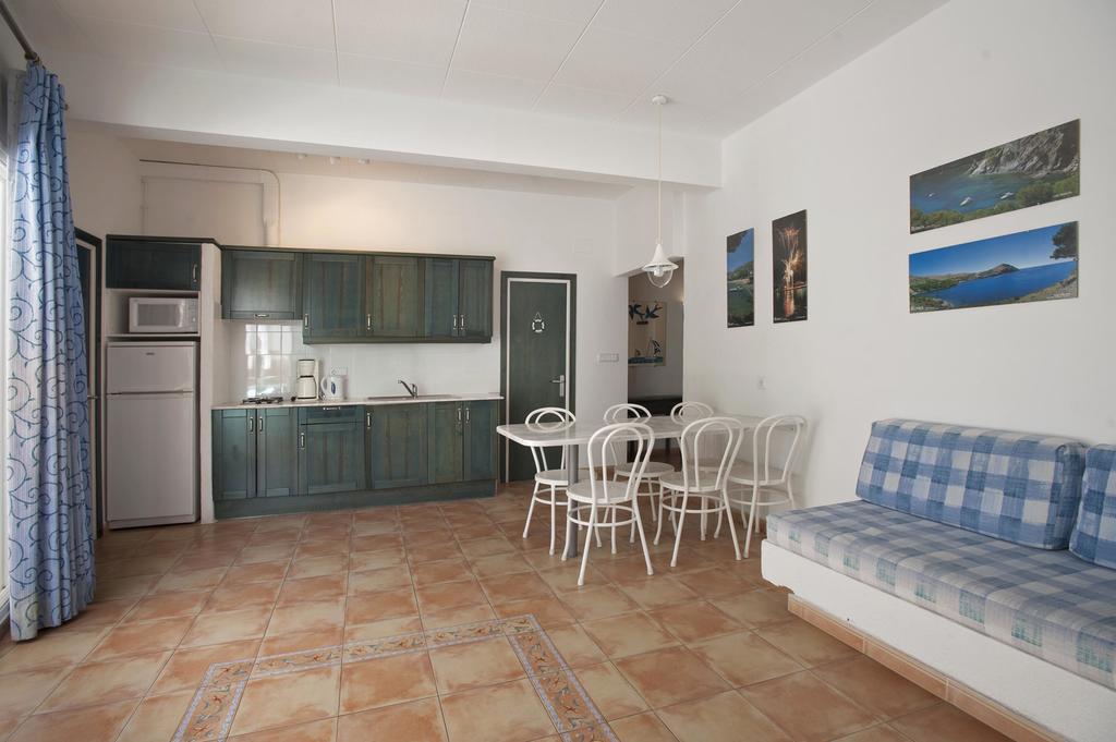 Apartaments El Berganti En Canyelles Petites Rosas Exterior foto